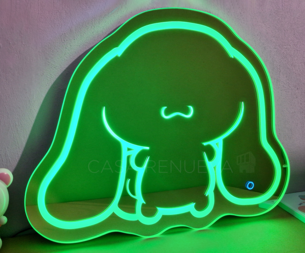 Espejo de Cinnamoroll con luz LED RGB en color verde, sensor touch y control por app, ideal para decorar recámaras.